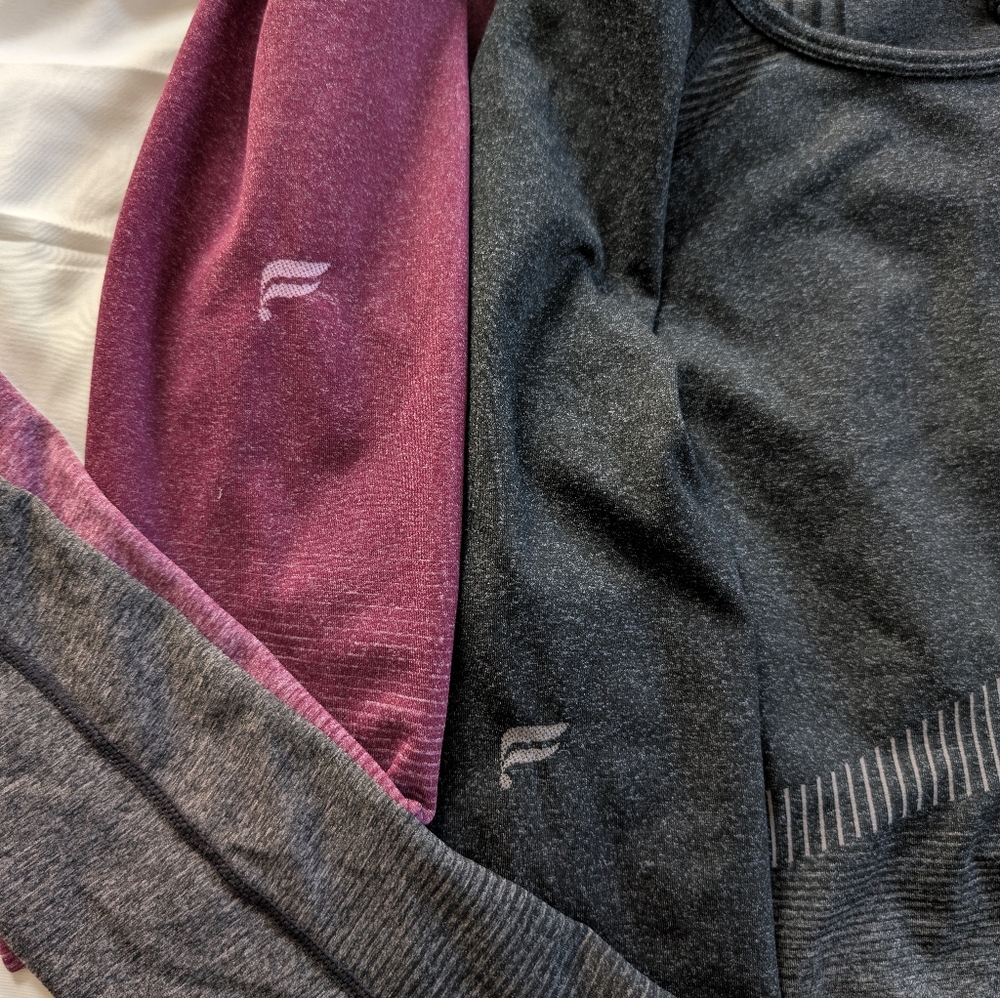Fabletics Lot Of 2 Crop Tops - Picture 2 of 2